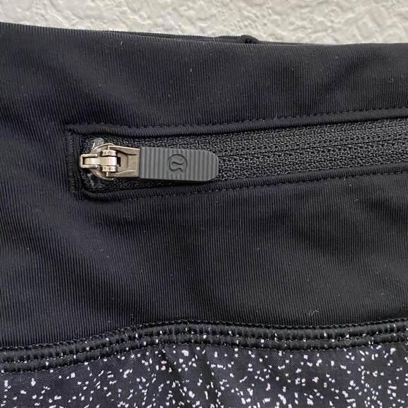 LULULEMON Speed Up Short 2.5” Ombre Speckle Stop Print Speed Short Pink/Black 8 - Picture 9 of 16